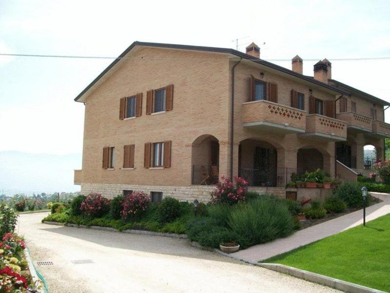 Maison d'hôtes La Collina Del Sagrantino à Montefalco Extérieur photo