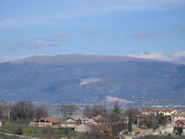 Maison d'hôtes La Collina Del Sagrantino à Montefalco Extérieur photo