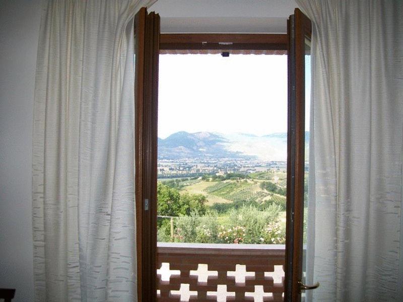 Maison d'hôtes La Collina Del Sagrantino à Montefalco Extérieur photo